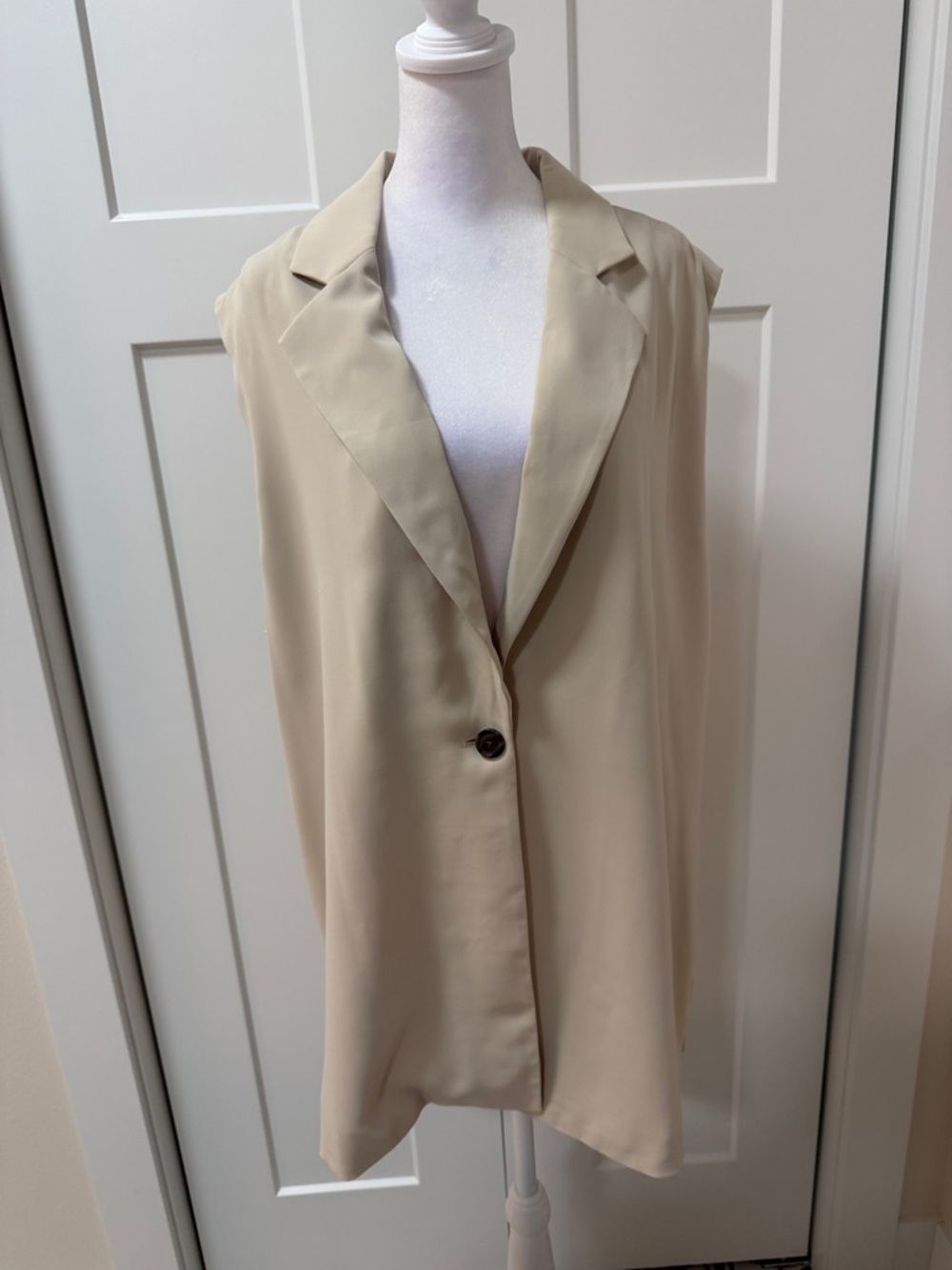 J. Jill Sleeveless Blazer in Light Beige